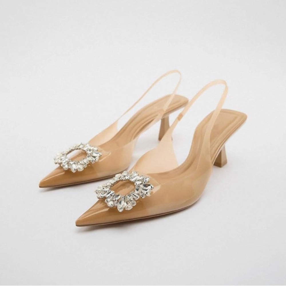 EMBELLISHED VINYL HEELED SHOES
